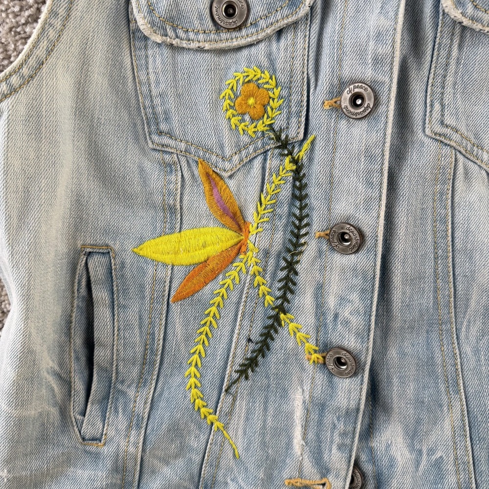 Department Of Peace Vest Womens M Blue Denim Embroidered Floral Button Front - Picture 2 of 9